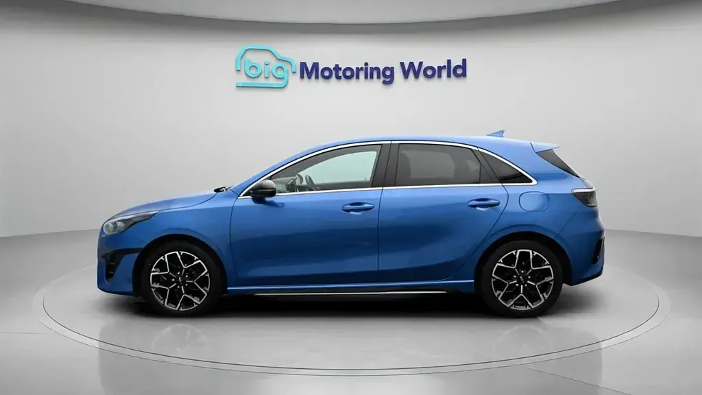 Używany Kia Ceed GT-Line 158 KM (116 kW) 2023 Niebieski Hatchback