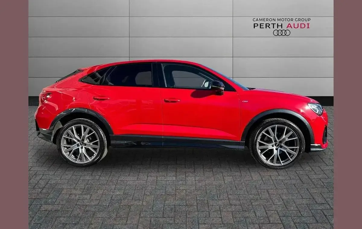 Used Audi Q3 Black Edition 150 HP (110 kW) 2024 Red SUV