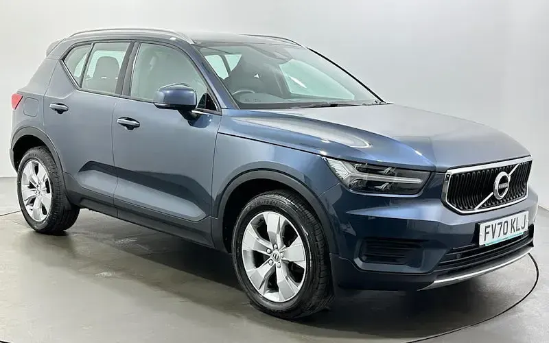 Used Volvo XC40 Momentum 197 HP (144 kW) 2020 SUV