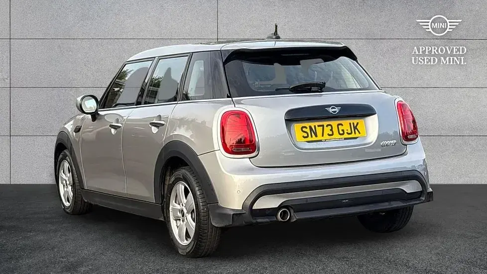 Used Mini Cooper Classic 134 HP (98 kW) 2023 Silver Hatchback