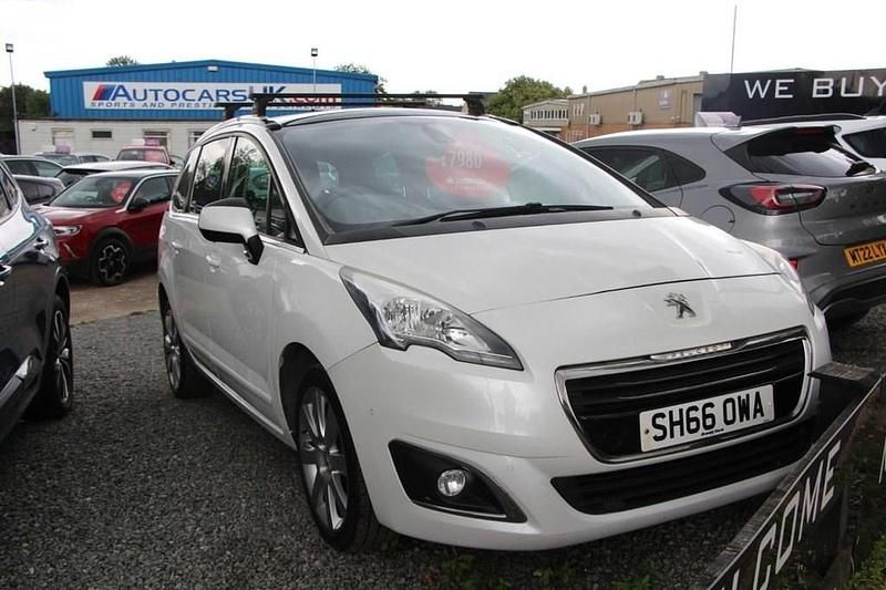 White Used 2016 Peugeot 5008 Allure MPV | £7,980 (Fair price) - Image 1/1