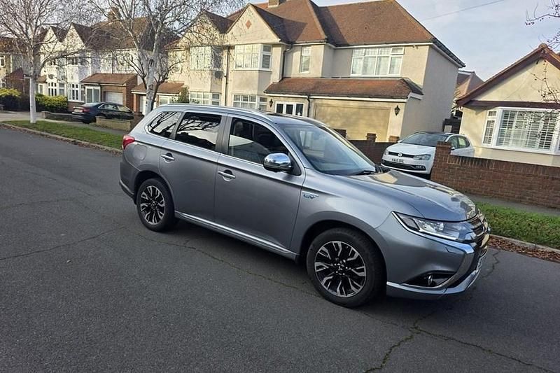Used 2016 Mitsubishi Outlander P-HEV | £5,999 (Fair price) - Image 1/1
