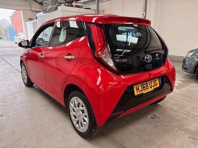 Used Toyota Aygo X-play 2018 Red Hatchback
