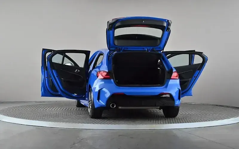 Used BMW 118 M Sport 136 HP (100 kW) 2021 Blue Hatchback