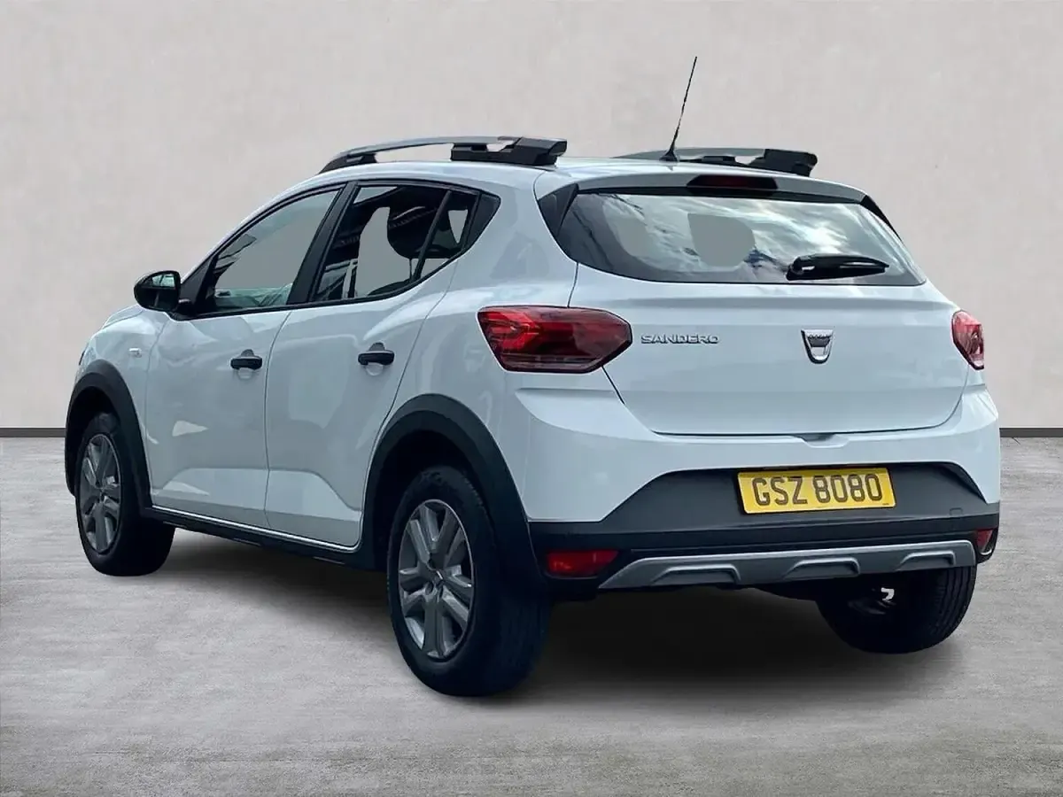 Used Dacia Sandero Essentiel 90 HP (66 kW) 2023 White Hatchback