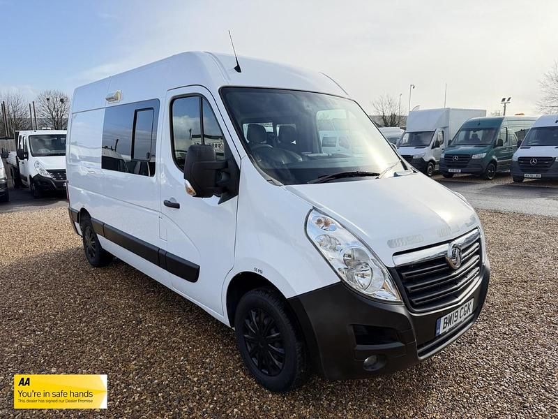 Second-hand Vauxhall Movano 130 CP (95 kW) 2019 Alb Monovolum