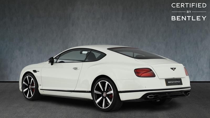 Used Bentley Continental 528 HP (388 kW) 2017 Glacier white Coupe