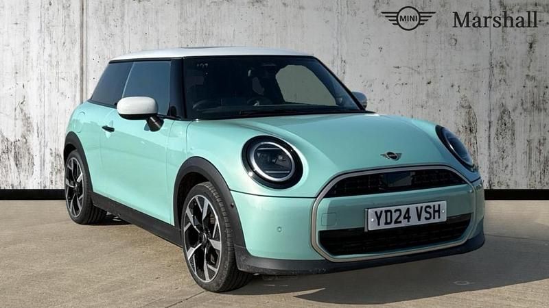 Usado Mini Cooper Exclusive 156 HP (114 kW) 2024 Verde Citadino