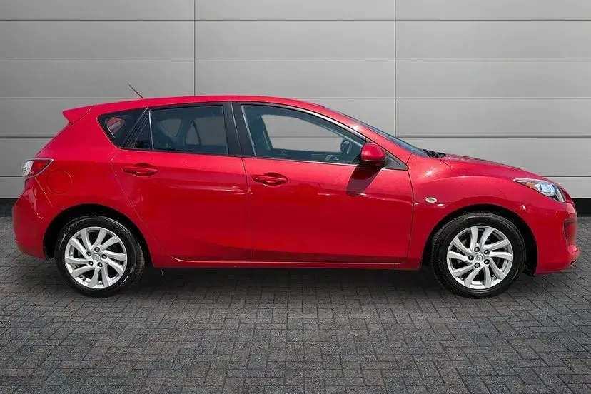 Used Mazda 3 104 HP (76 kW) 2012 Velocity red Hatchback