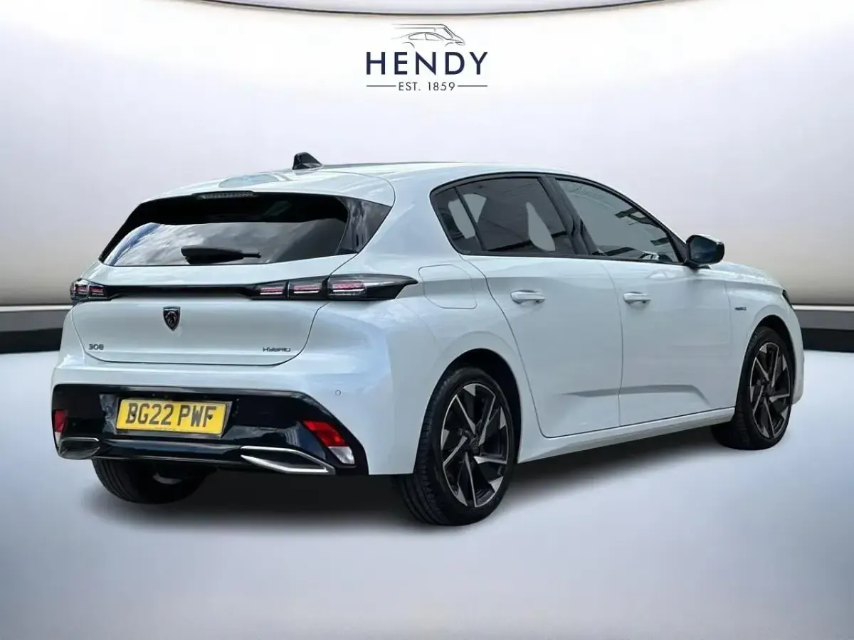 Used Peugeot 308 Allure Premium 178 HP (130 kW) 2022 White Hatchback