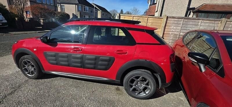 Used Citroën C4 Cactus Feel 82 HP (60 kW) 2016 Red Hatchback