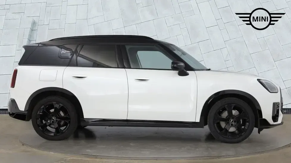 Used Mini Countryman 168 HP (123 kW) 2025 White SUV