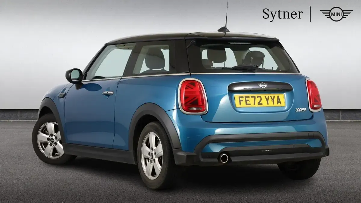 Used Mini Cooper Classic 134 HP (98 kW) 2022 Blue Hatchback