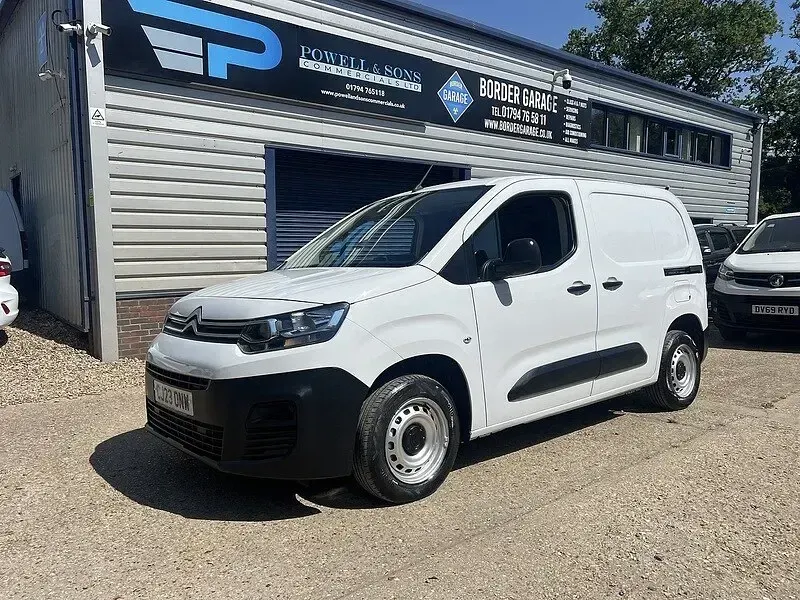 Used Citroën Berlingo 100 HP (73 kW) 2023 White MPV