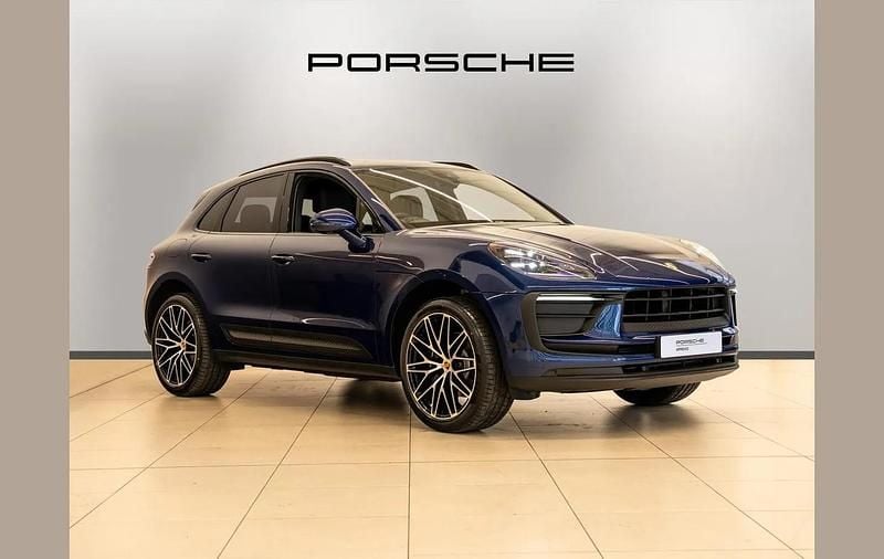 Blue New 2025 Porsche Macan SUV | £66,490 (Good price) - Image 1/4