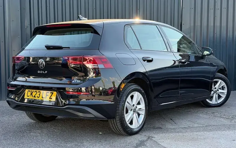 Used VW Golf VIII Life 150 HP (110 kW) 2023 Black Hatchback