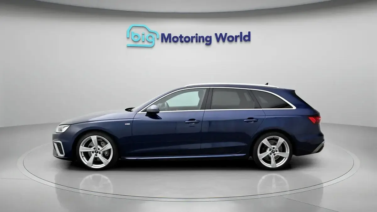 Used Audi A4 S-Line 201 HP (147 kW) 2022 Blue Estate