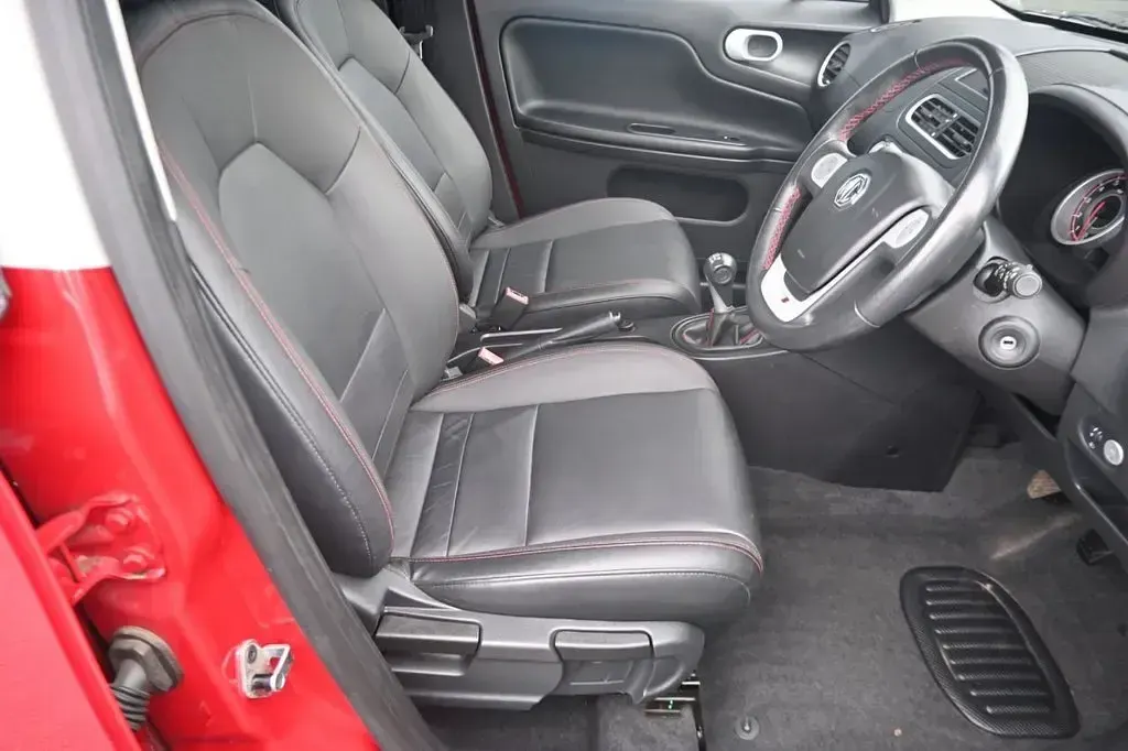 Used MG MG3 106 HP (77 kW) 2017 Red Hatchback