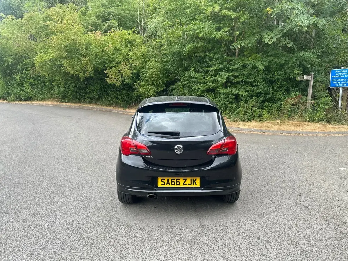 Used Vauxhall Corsa Edition 75 HP (55 kW) 2016 Black Hatchback