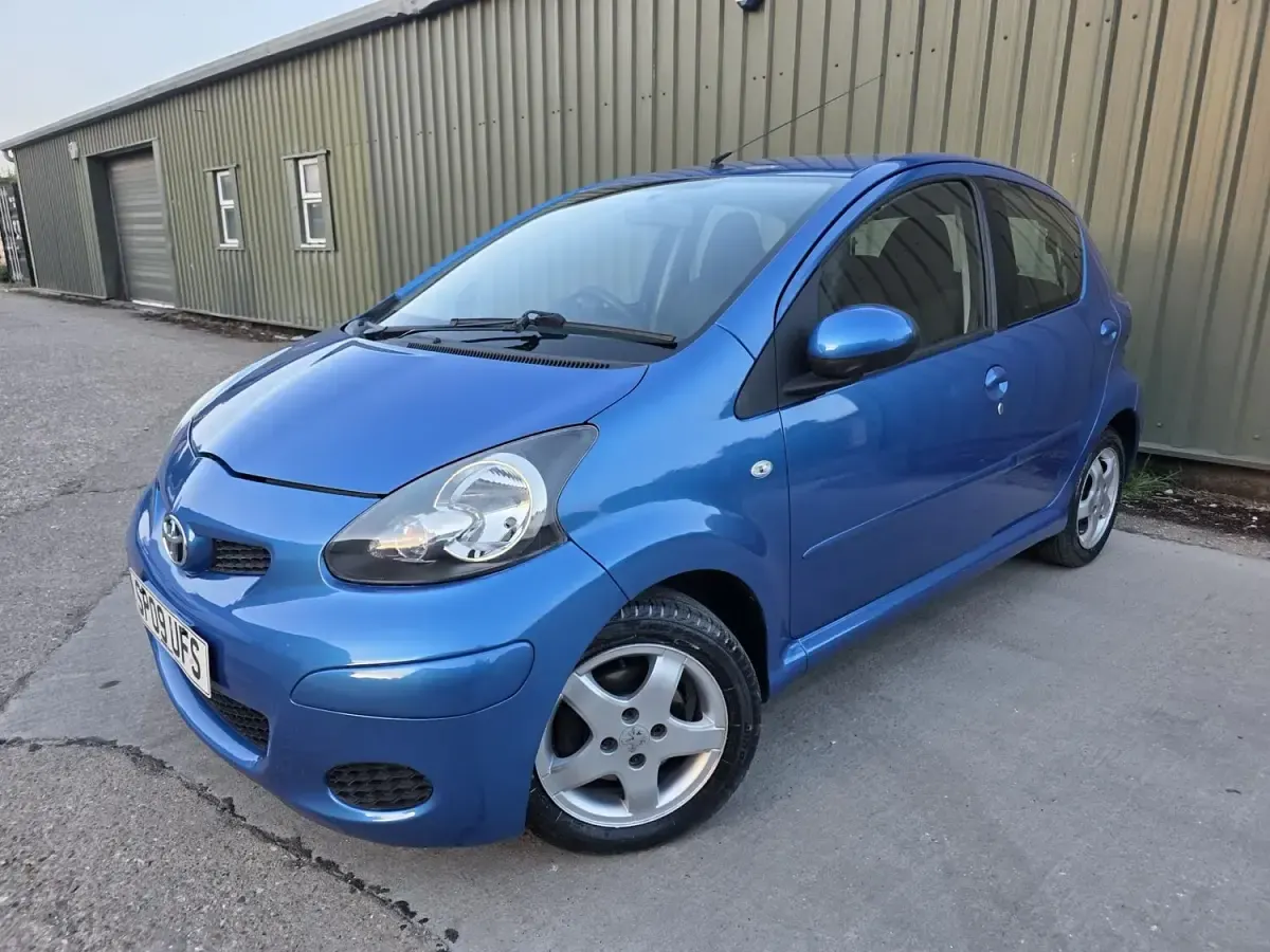 Used Toyota Aygo 2009 Blue Hatchback
