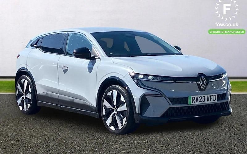 Begagnad Renault Megane E-Tech Techno 160 kW (218 HK) 2023 Grå Halvkombi