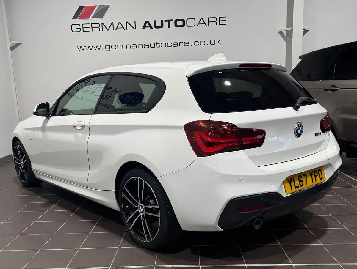 Used BMW 118 Efficient Dynamics 150 HP (110 kW) 2018 White Hatchback