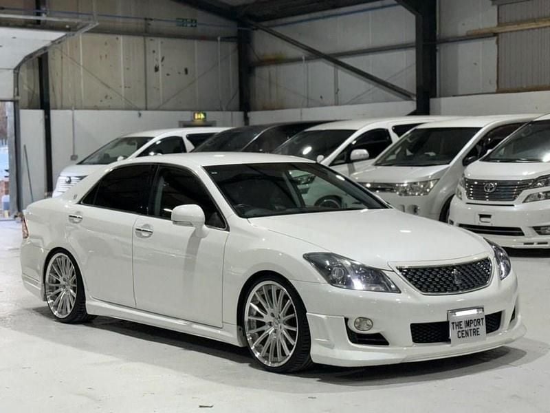 Used Toyota Crown 2008 White Sedan
