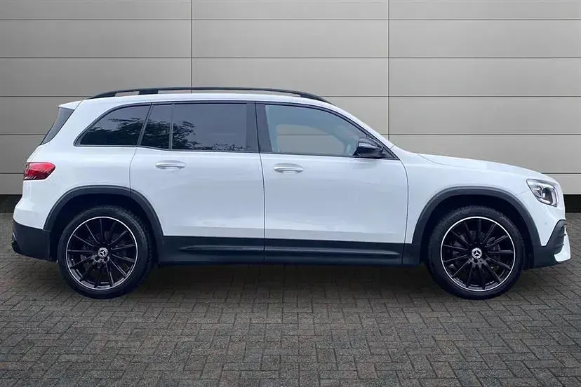 Second-hand Mercedes GLB200 AMG Line Premium Plus 163 CP (119 kW) 2023 Alb SUV