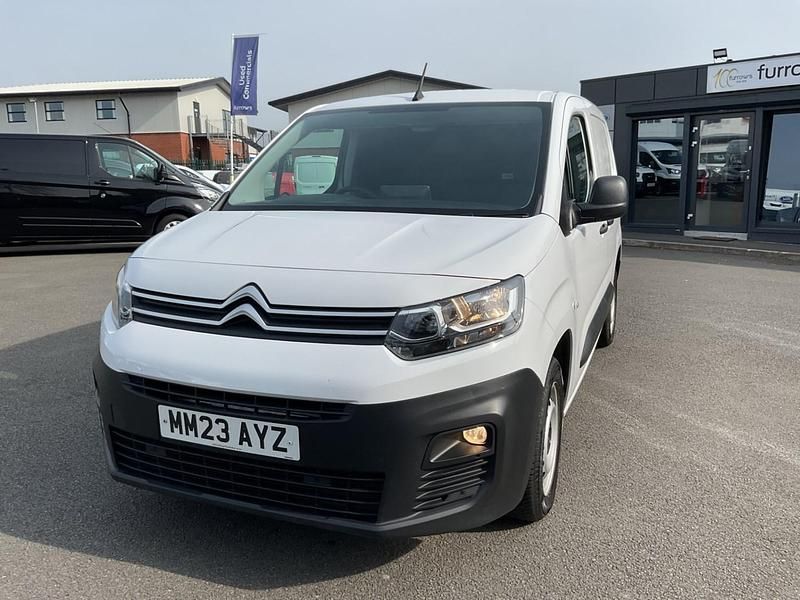 Used Citroën Berlingo 100 HP (73 kW) 2023 White MPV