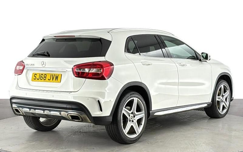 Used Mercedes GLA200 Executive 156 HP (114 kW) 2018 White SUV