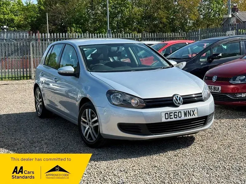 Begagnad VW Golf VI 2011 Silver Halvkombi