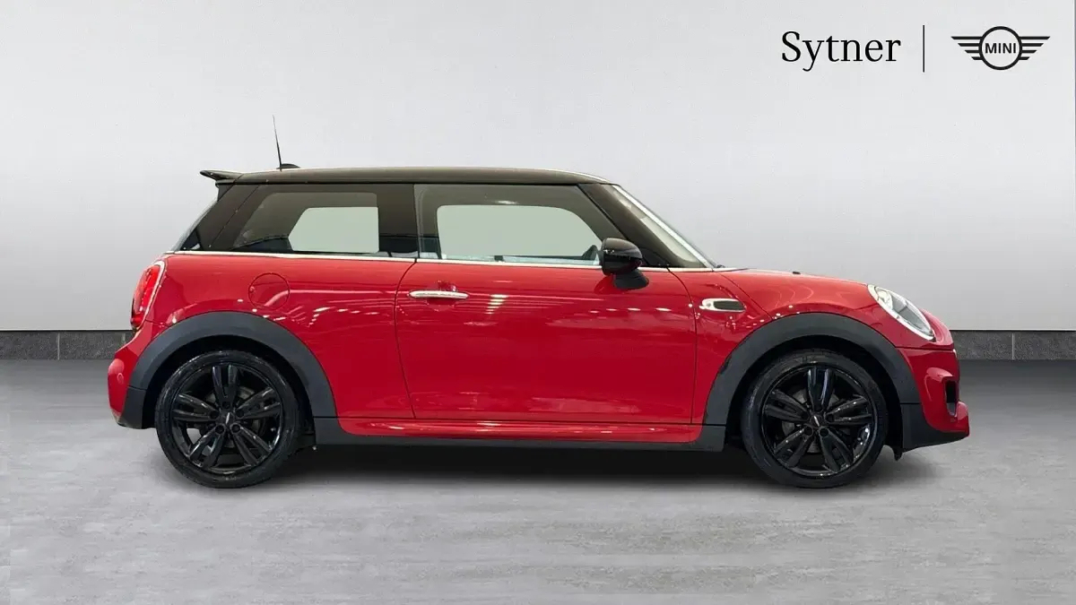 Gebraucht Mini Cooper Hatch 134 PS (98 kW) 2016 Rot Kleinwagen