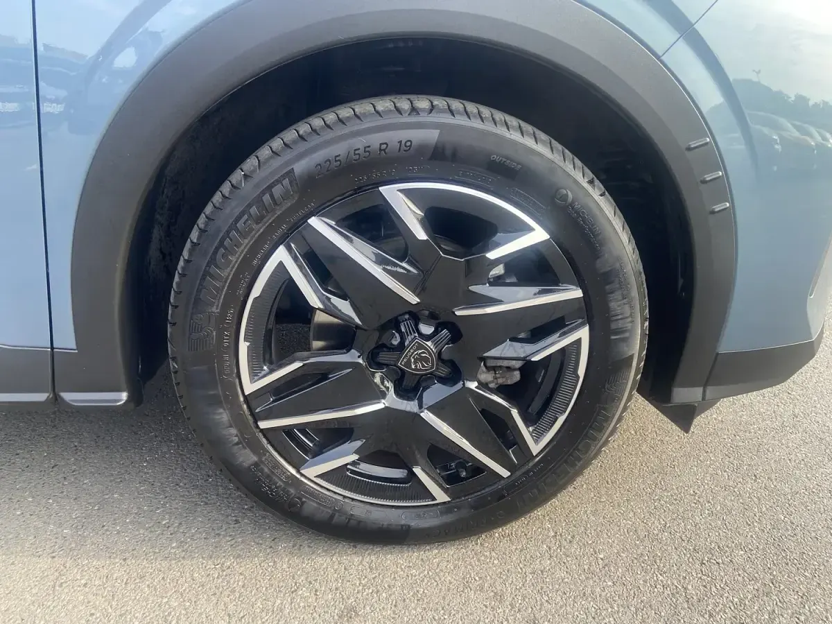 Used Peugeot 5008 GTi 134 HP (98 kW) 2025 Blue SUV