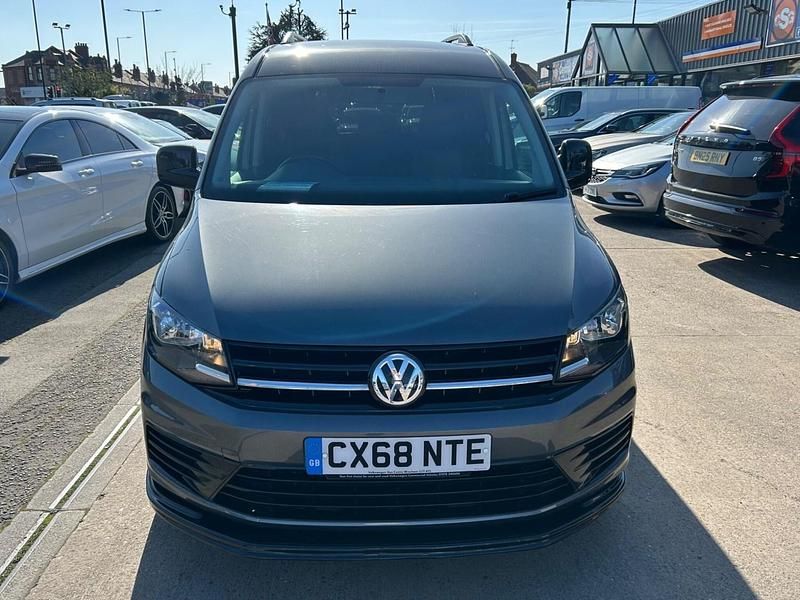 Used VW Caddy Maxi 150 HP (110 kW) 2018 Grey MPV