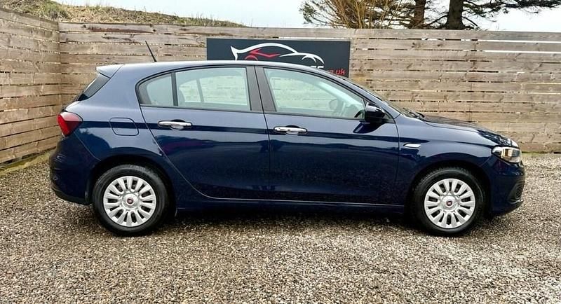 Used Fiat Tipo Easy 95 HP (69 kW) 2018 Blue Hatchback