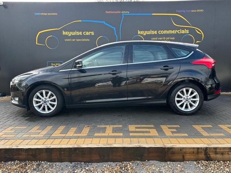 Used Ford Focus Titanium 125 HP (91 kW) 2016 Black Hatchback
