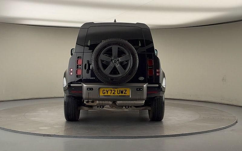 Used Land Rover Defender SE Dynamic 249 HP (183 kW) 2025 Estate