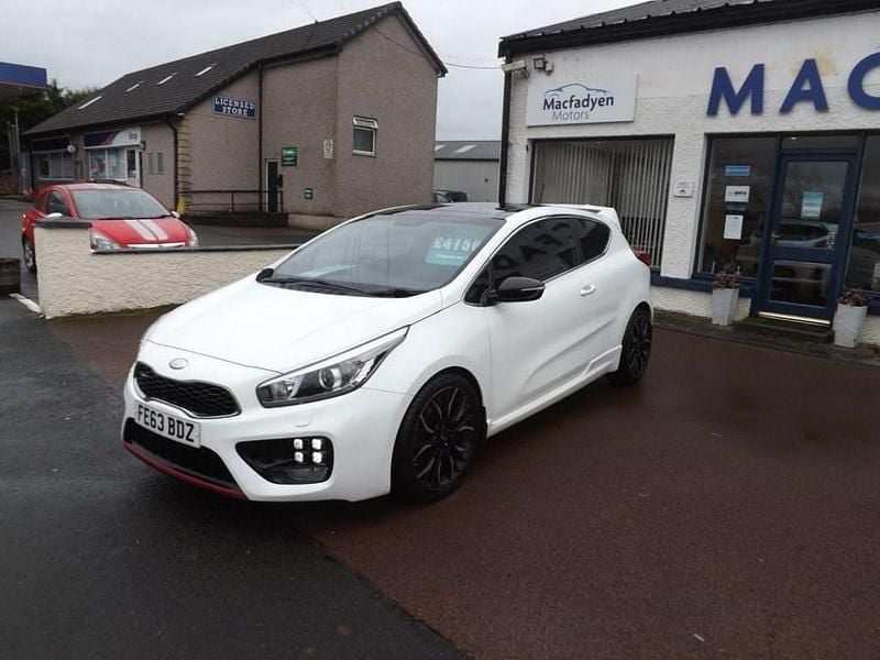 Used Kia ProCeed First Edition 201 HP (147 kW) 2013 White Hatchback