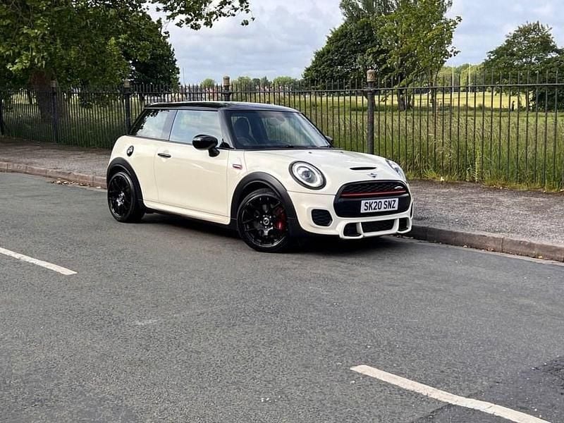 Używany Mini John Cooper Works Comfort 231 KM (169 kW) 2020 Biały Hatchback