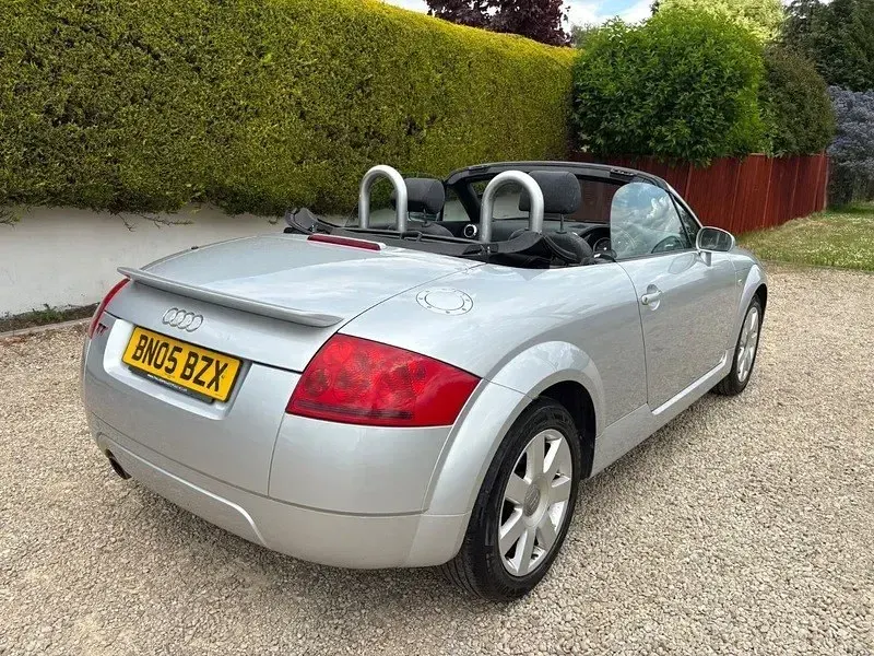 Begagnad Audi TT Performance 2005 Silver Sportkupé