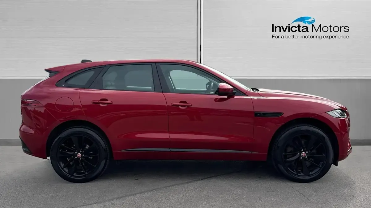 Used Jaguar F-Pace R-Dynamic 404 HP (297 kW) 2022 Firenze red metallic SUV