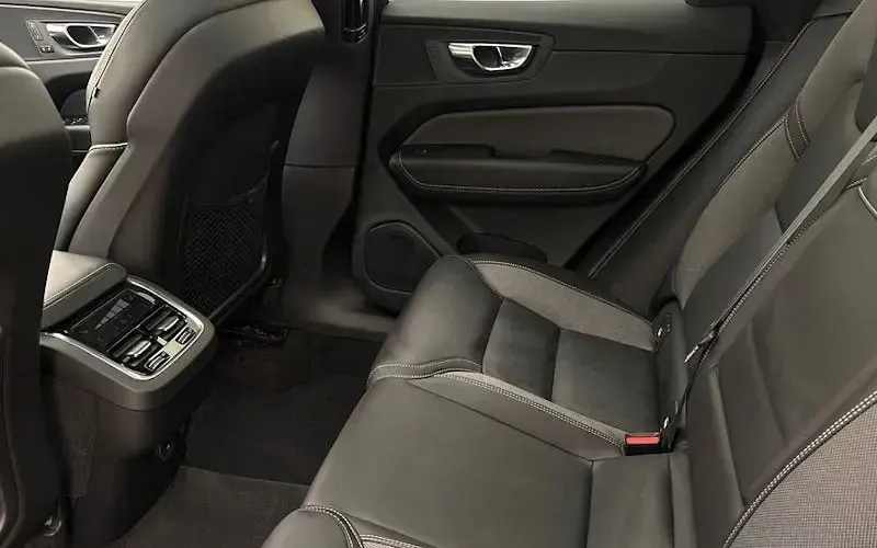 Used Volvo XC60 R-Design 250 HP (183 kW) 2021 Blue SUV