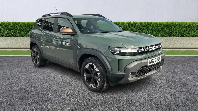 Green New 2025 Dacia Duster Extreme SUV | £24,999 (Fair price) - Image 1/4