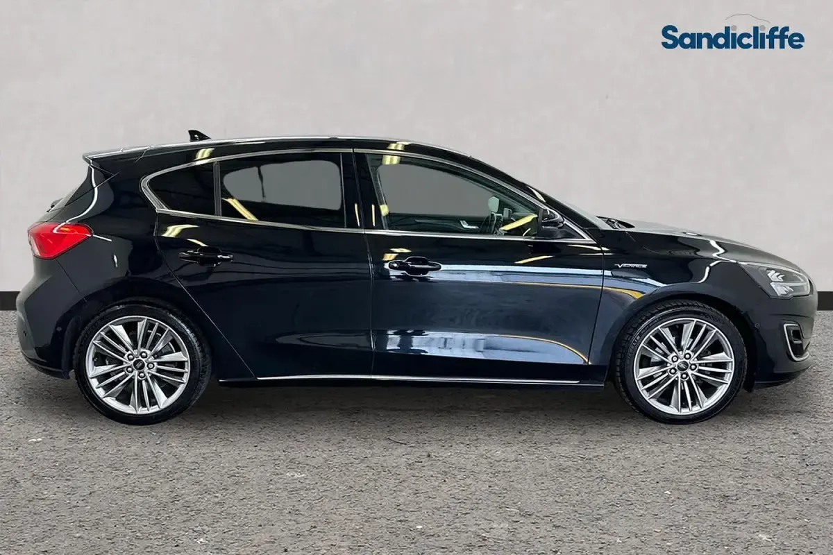 Used Ford Focus Vignale 182 HP (133 kW) 2020 Black Hatchback