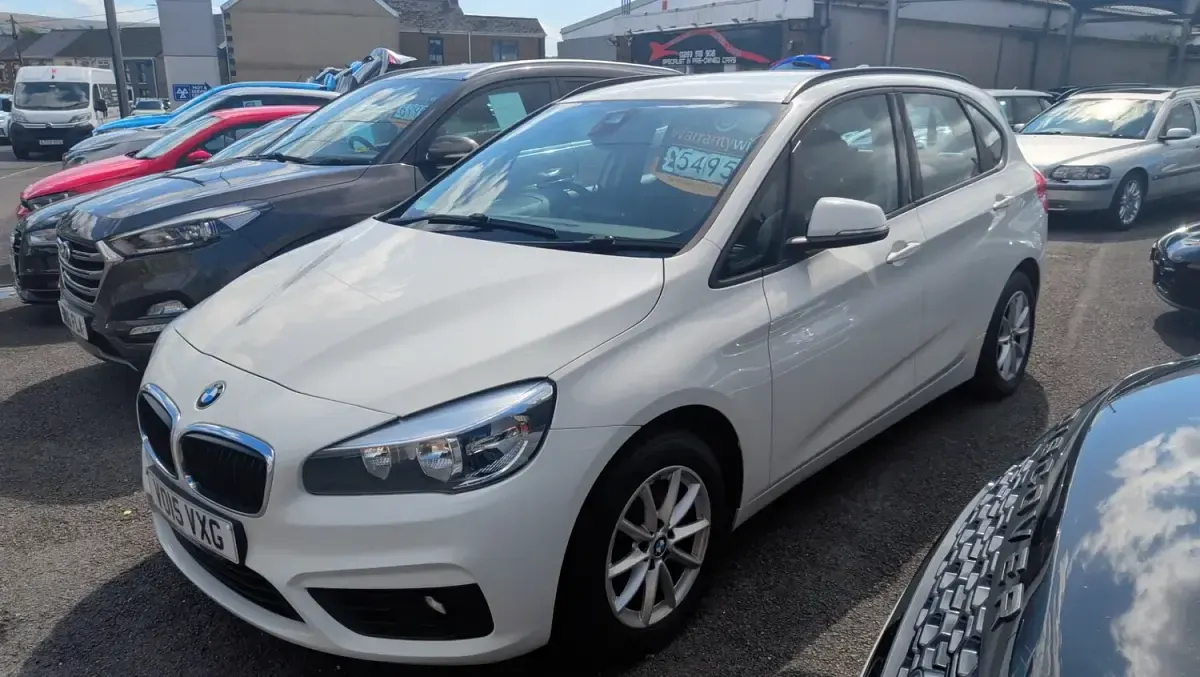 Used BMW 218 2015 White Hatchback