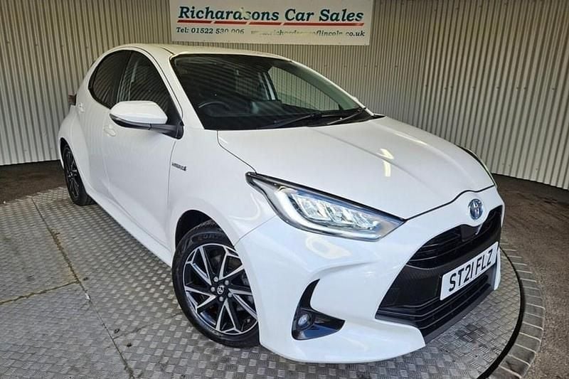 Used Toyota Yaris Hybrid Design 2021