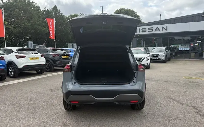 Used Nissan Qashqai N-Connecta 190 HP (139 kW) 2023 Grey SUV
