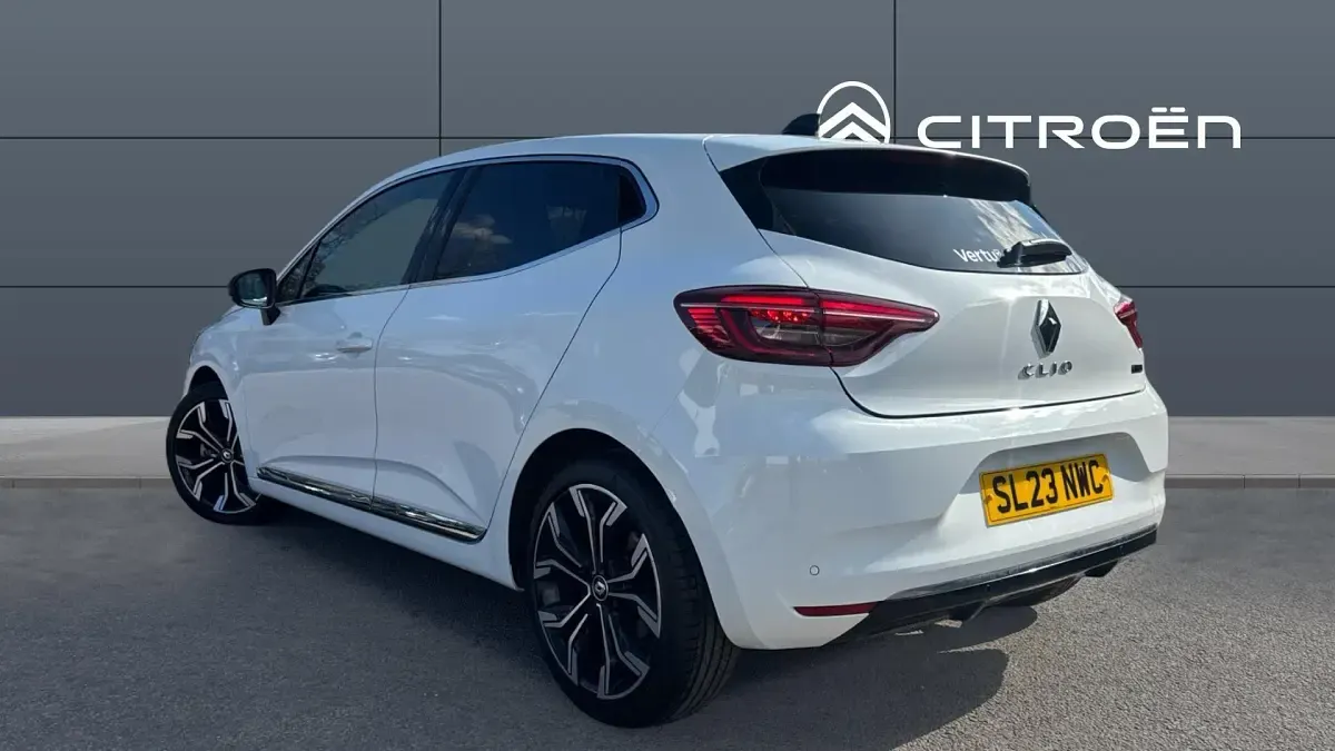 Begagnad Renault Clio V Techno 145 HK (106 kW) 2023 Halvkombi