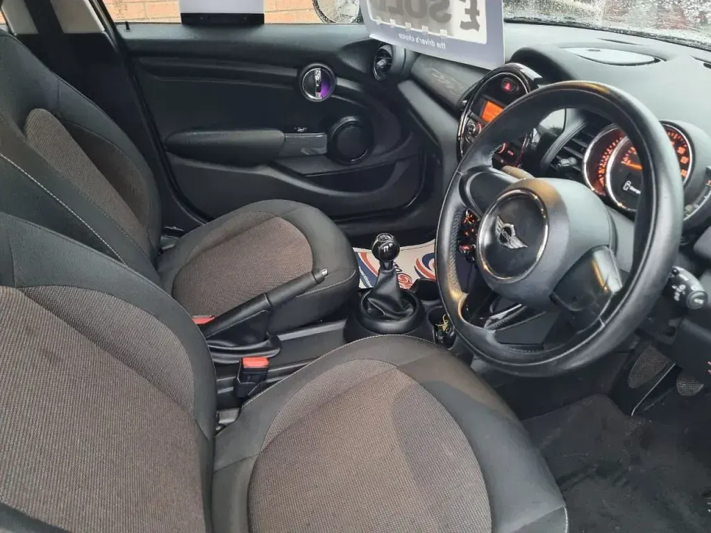 Used Mini Cooper Hatch 134 HP (98 kW) 2017 Grey Hatchback