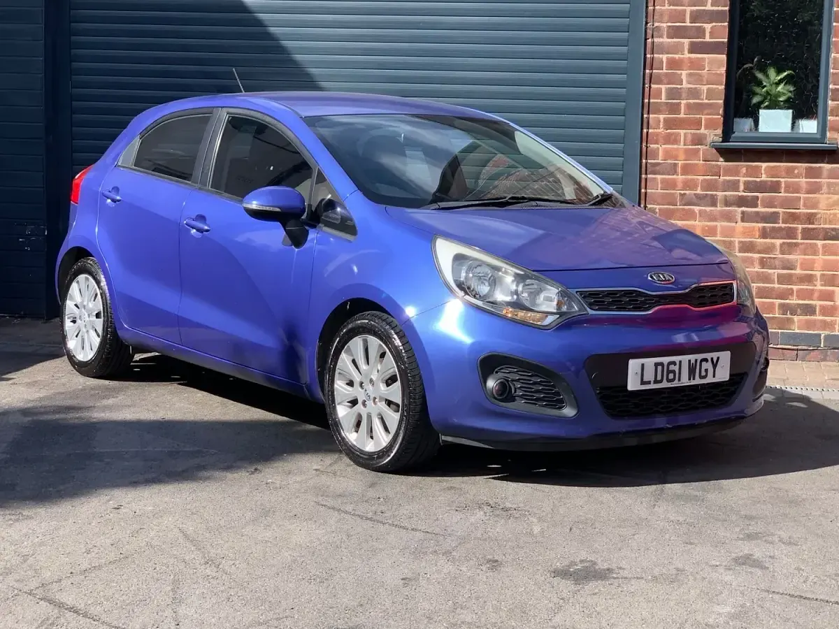 Used Kia Rio 85 HP (62 kW) 2011 Blue Hatchback
